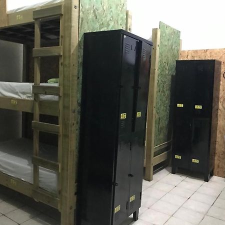 בומבינאס Hostel Banana House מראה חיצוני תמונה