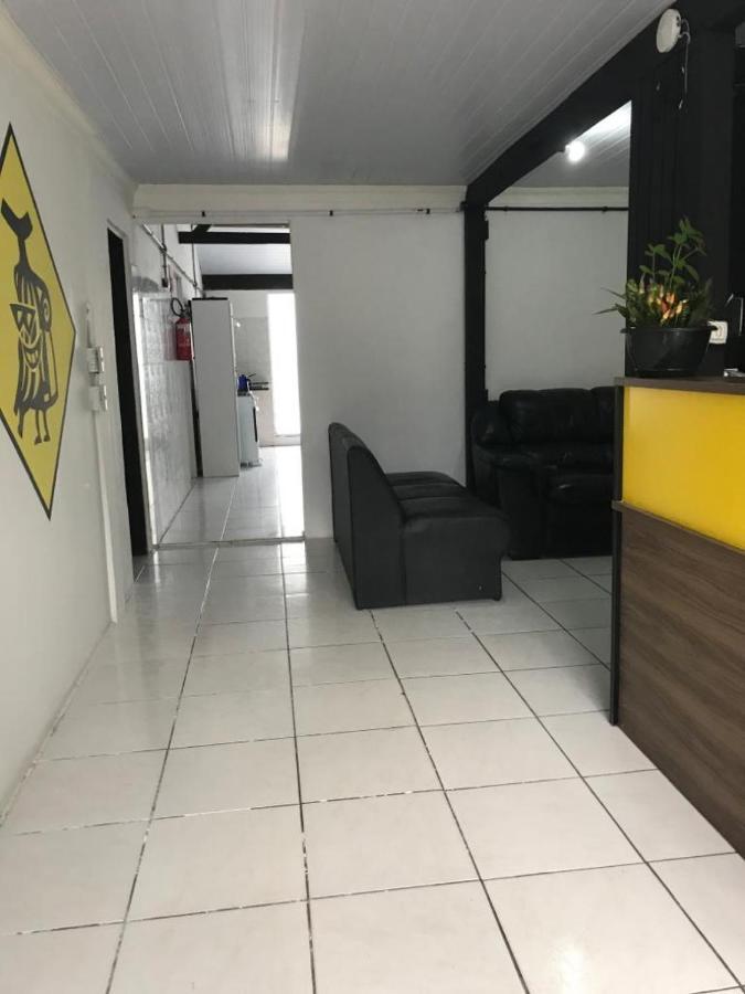 בומבינאס Hostel Banana House מראה חיצוני תמונה