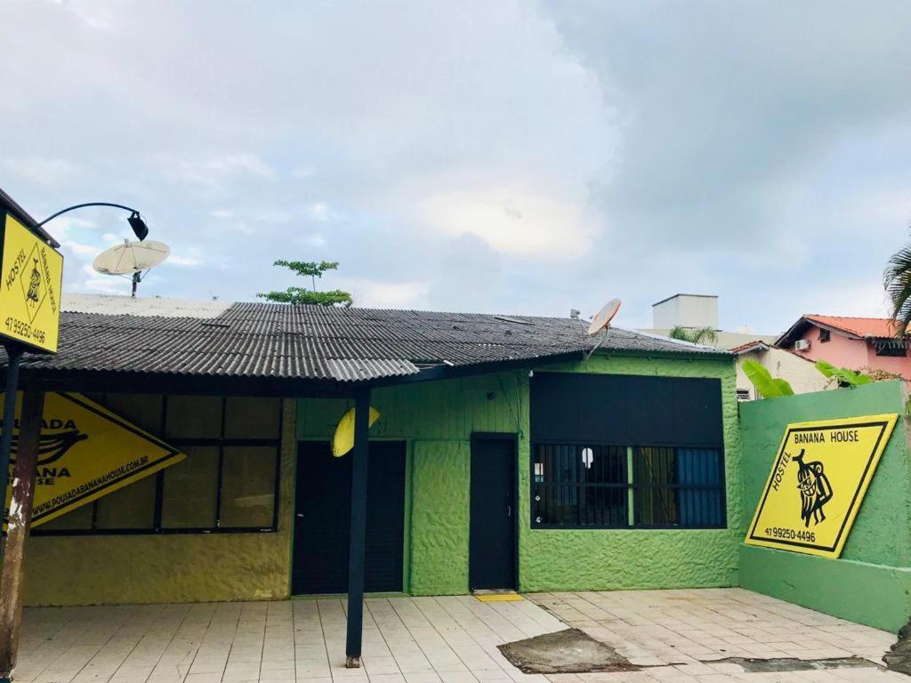 בומבינאס Hostel Banana House מראה חיצוני תמונה