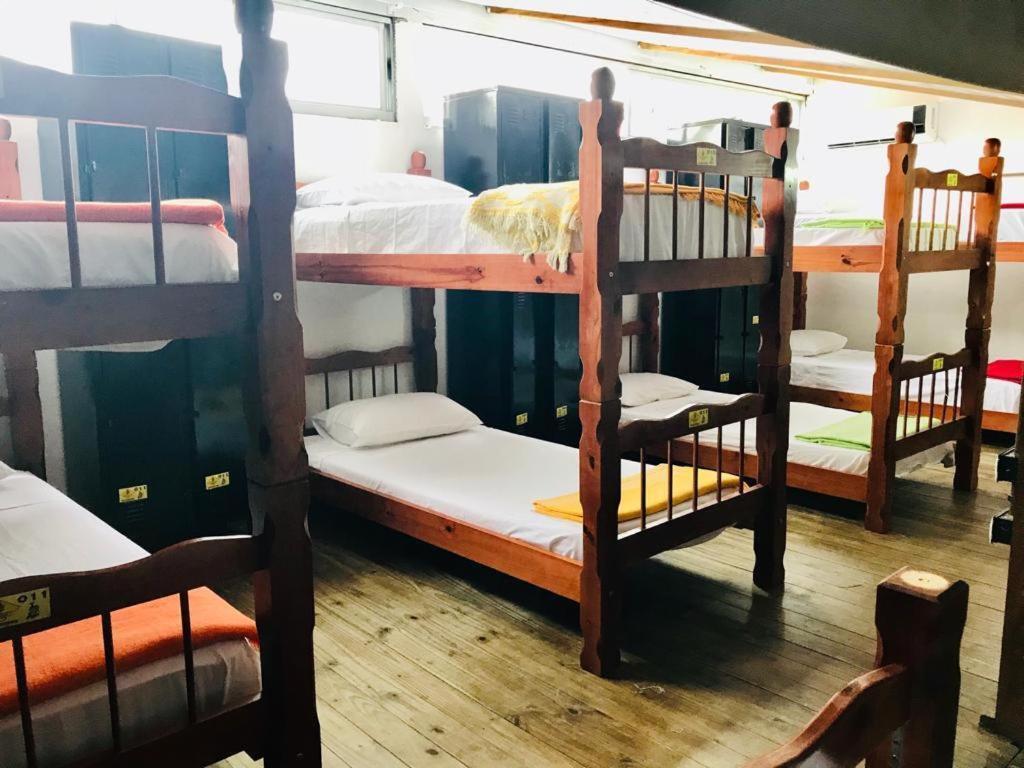 בומבינאס Hostel Banana House מראה חיצוני תמונה