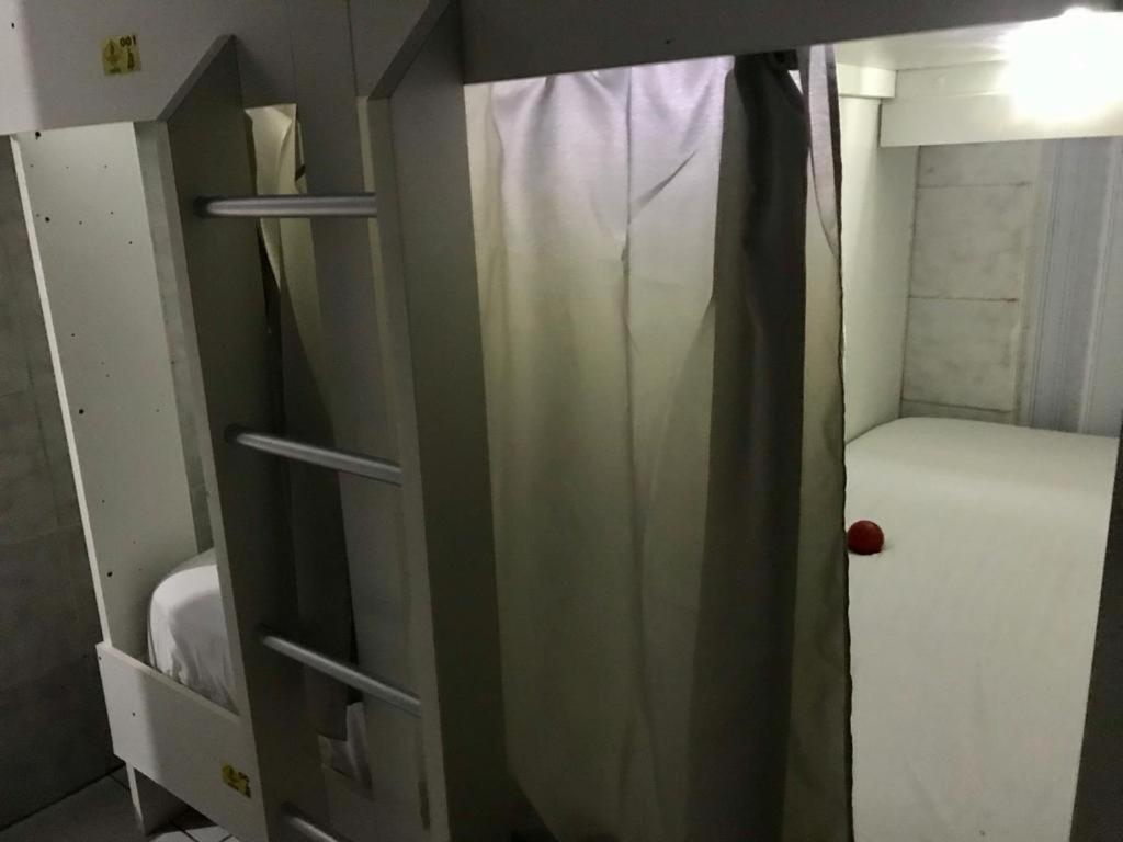 בומבינאס Hostel Banana House מראה חיצוני תמונה